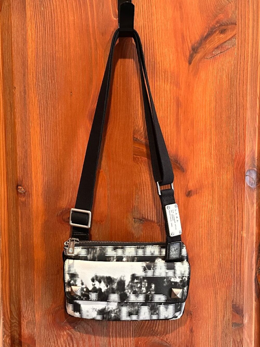 L.A.M.B. Rare Black & White Print Crossbody Bag Purse - Picture 3 of 5